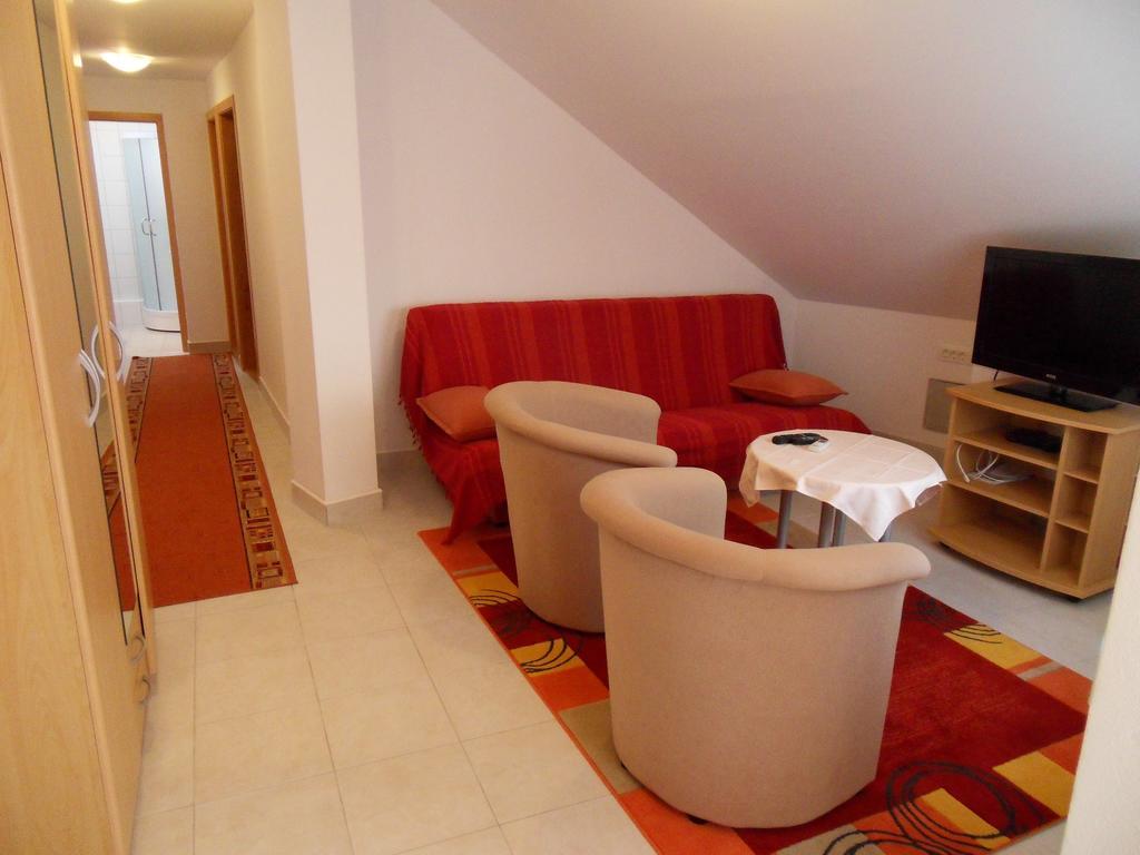 Apartments Petricevic 2 Selce Kamer foto