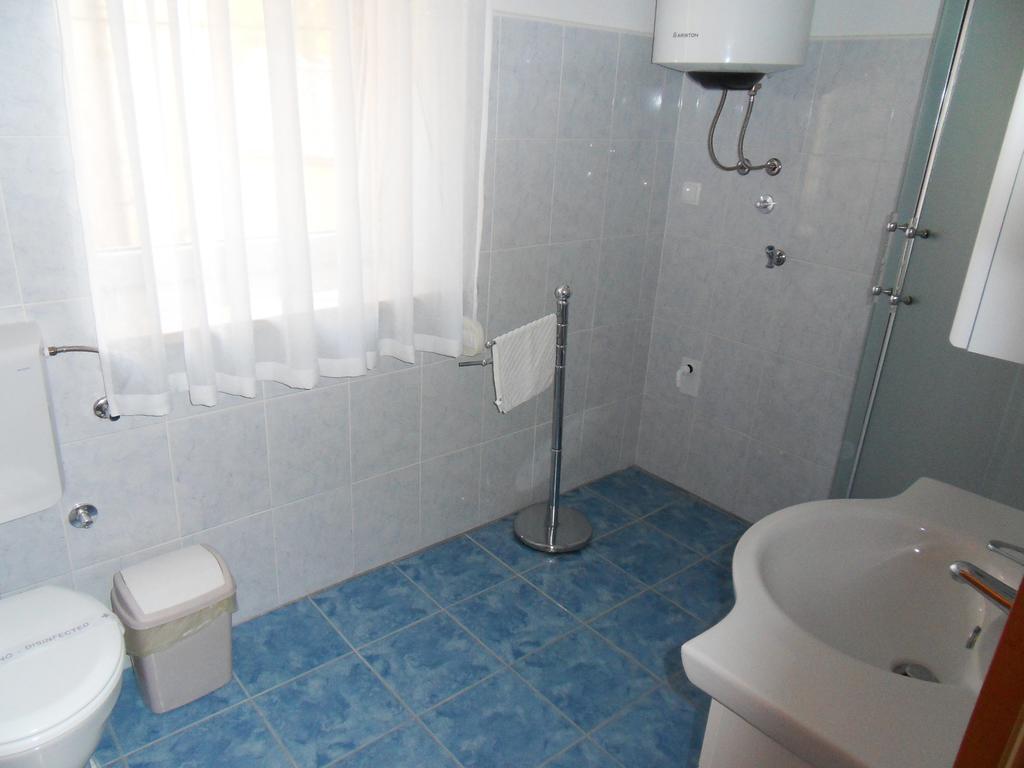 Apartments Petricevic 2 Selce Buitenkant foto