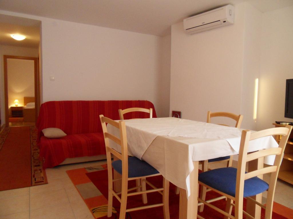 Apartments Petricevic 2 Selce Buitenkant foto