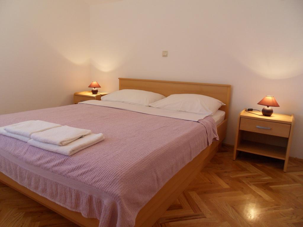 Apartments Petricevic 2 Selce Buitenkant foto