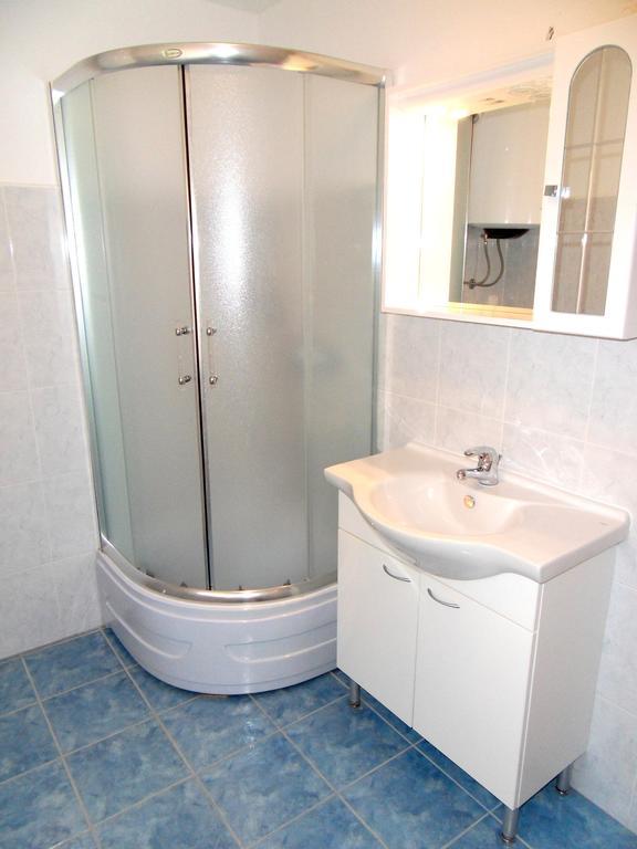 Apartments Petricevic 2 Selce Buitenkant foto