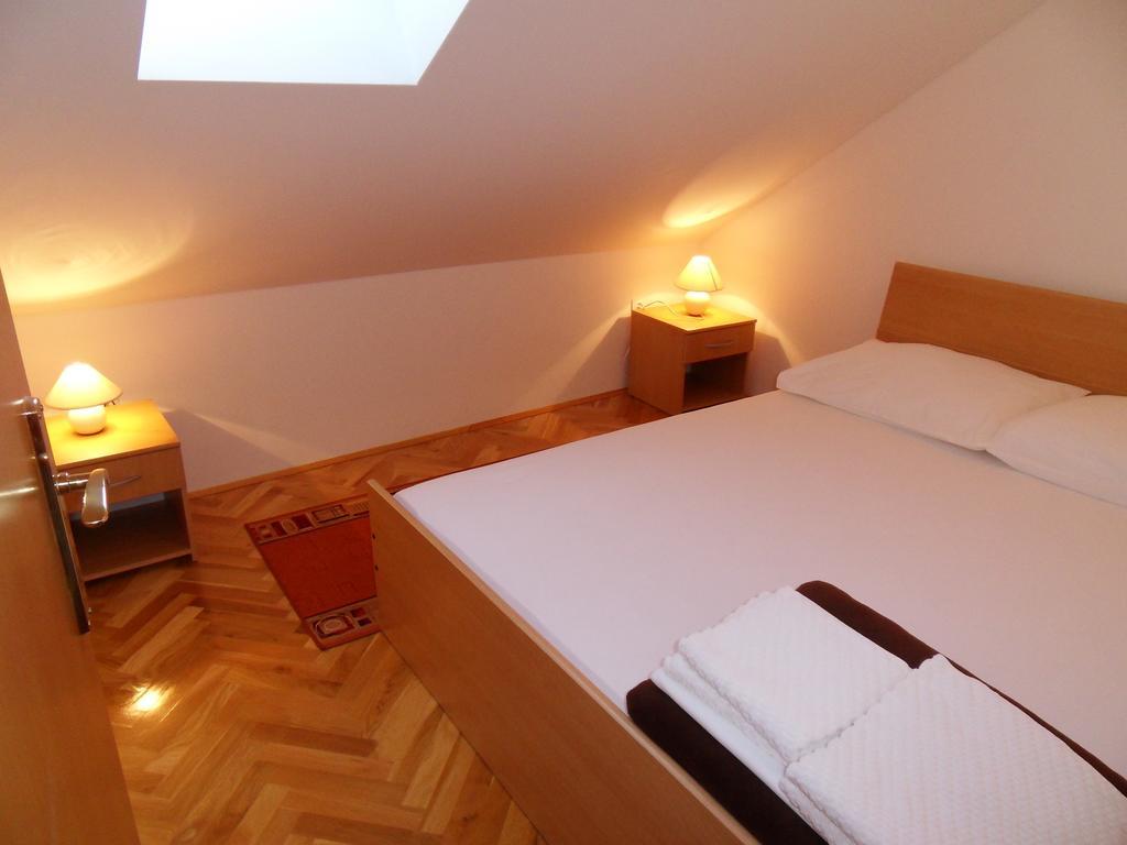 Apartments Petricevic 2 Selce Buitenkant foto