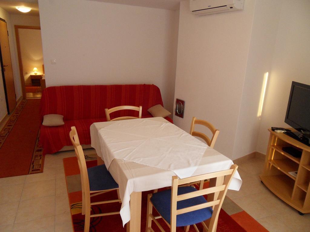 Apartments Petricevic 2 Selce Buitenkant foto